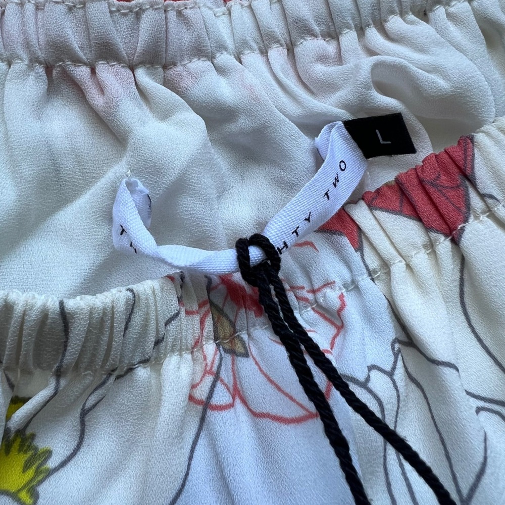 Three Eighty Two Floral Off Shoulder Ruffle Blouse White Red Size  Large NEW - Picture 10 of 12